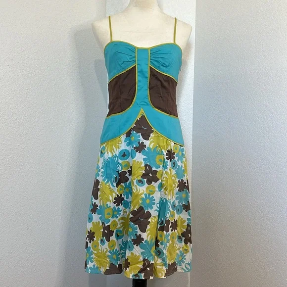 90’s Vintage BCBG Retro Floral Dress - Picture 2 of 12